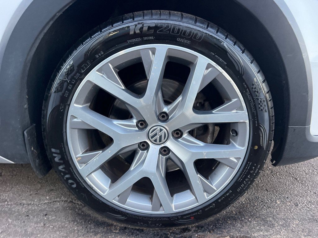 Used 2017 Volkswagen Golf Alltrack SEL AWD/4WD image 43