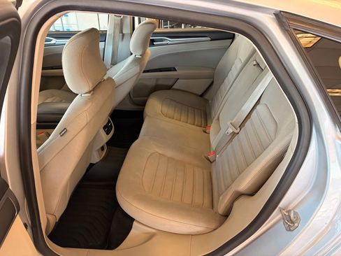 Used 2019 Ford Fusion SE image 14