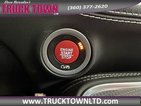 Used 2020 Dodge Challenger SRT Hellcat w/ Plus Package RWD image 26