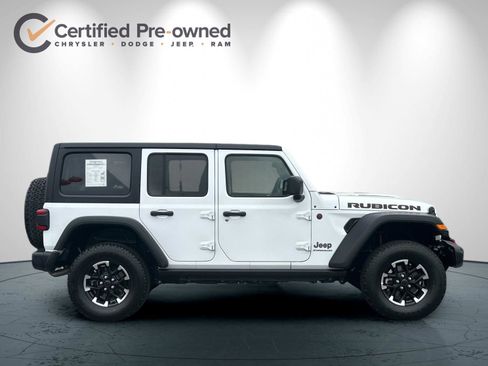 Certified 2025 Jeep Wrangler Unlimited Rubicon AWD/4WD image 3