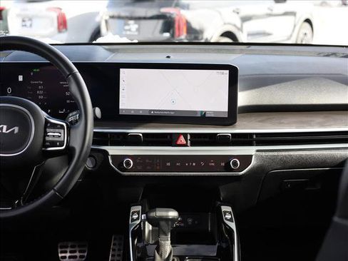 Used 2025 Kia Sorento SX image 12