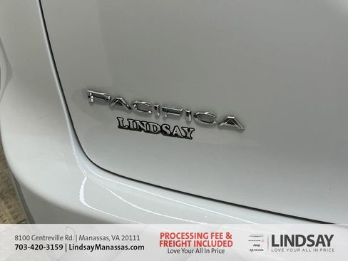 New 2026 Chrysler Pacifica Select image 10