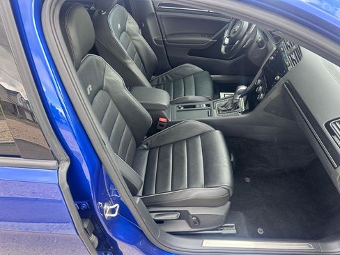 Used 2018 Volkswagen Golf R 4-Door image 9