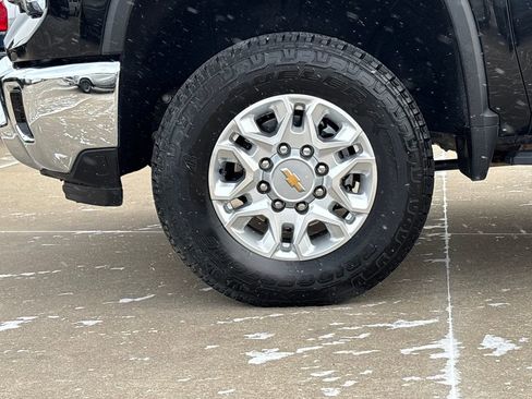 Used 2024 Chevrolet Silverado 3500 LTZ w/ LTZ Convenience Package image 31