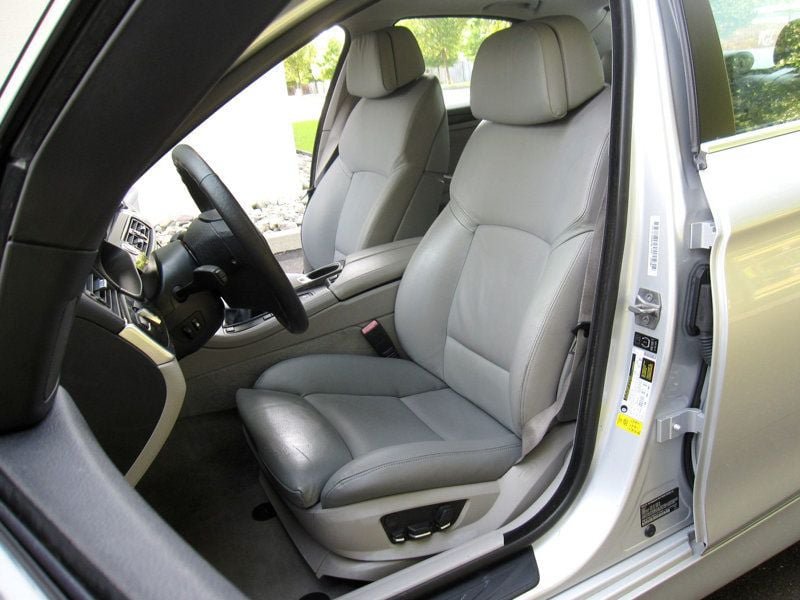Used 2013 BMW 550i Sedan RWD image 19