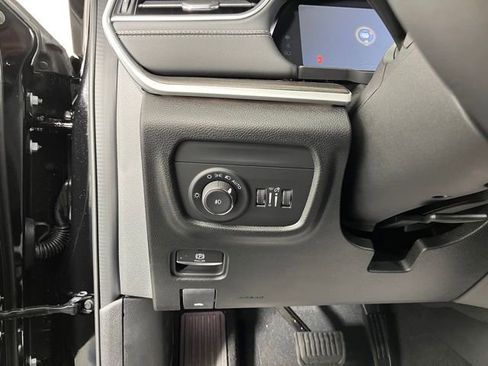 Used 2025 Jeep Grand Cherokee Limited AWD/4WD image 19