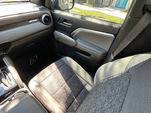 Used 2023 Chevrolet Colorado ZR2 image 11