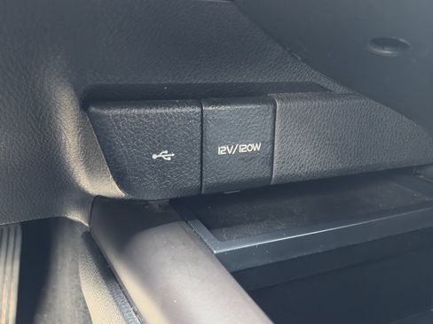 Used 2022 Toyota Camry SE w/ Convenience Package FWD image 24