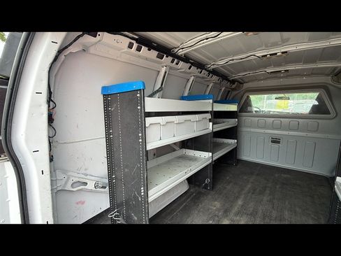 Used 2017 Chevrolet Express 2500 RWD image 20
