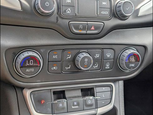 Used 2023 GMC Terrain SLT w/ Tech Package FWD image 15