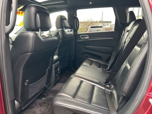 Used 2018 Jeep Grand Cherokee Limited image 37
