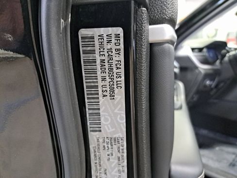 Certified 2023 Jeep Grand Cherokee Limited image 34