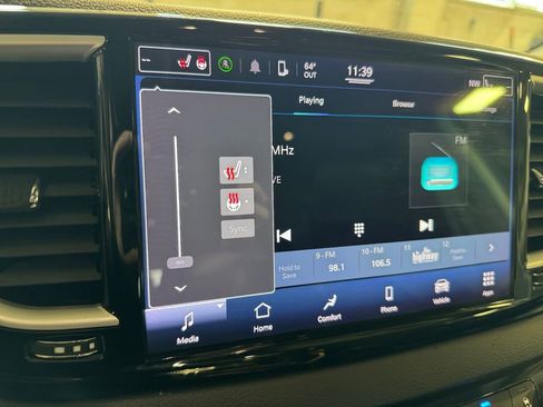 Used 2022 Chrysler Pacifica Touring-L FWD image 30