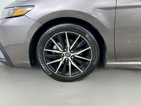 Used 2021 Toyota Camry SE image 8