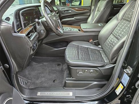 Used 2023 Cadillac Escalade ESV Sport Platinum image 13