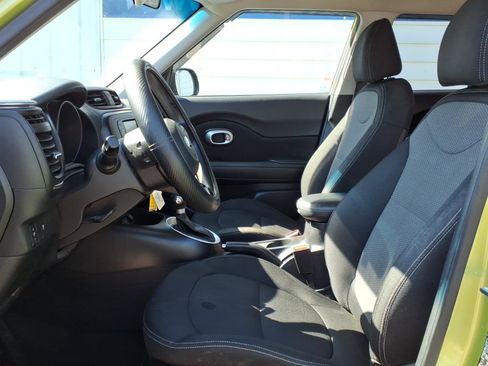 Used 2017 Kia Soul + FWD image 7