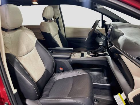 New 2026 Toyota Sienna Limited FWD image 28