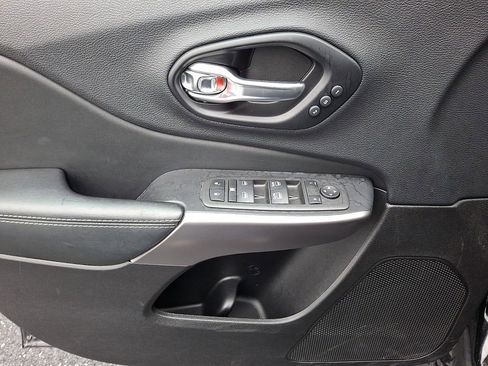 Used 2022 Jeep Cherokee Limited w/ Elite Package image 15