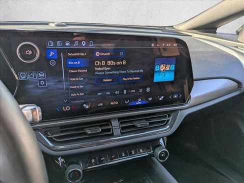 Used 2025 Chevrolet Equinox EV RS FWD image 11