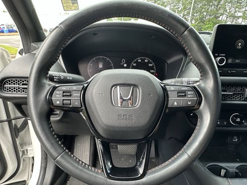 Used 2023 Honda HR-V Sport image 6