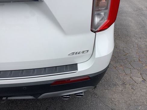 Used 2022 Ford Explorer Platinum w/ Equipment Group 601A AWD/4WD image 10
