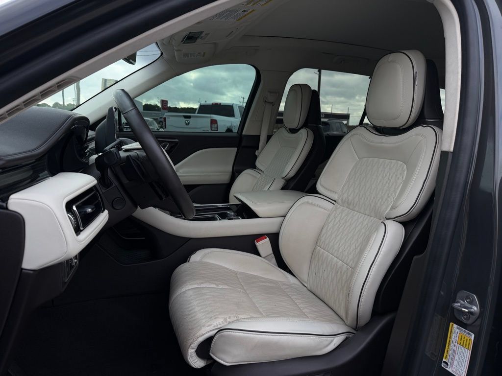 Used 2023 Lincoln Aviator Black Label w/ Dynamic Handling Package AWD/4WD image 10