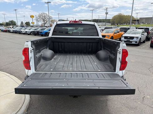 Used 2021 Toyota Tundra Limited w/ Limited Premium Package AWD/4WD image 17