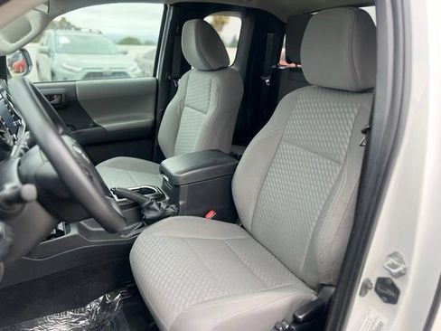 Used 2022 Toyota Tacoma SR w/ SX Package AWD/4WD image 13