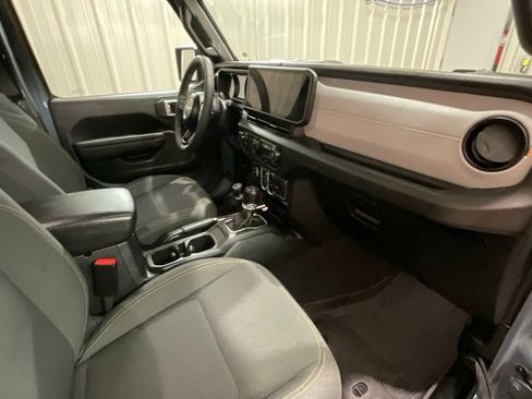 Used 2025 Jeep Wrangler Unlimited Sport S 4xe w/ Convenience Group AWD/4WD image 14