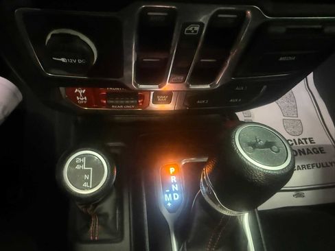 Certified 2019 Jeep Wrangler Unlimited Rubicon AWD/4WD image 34