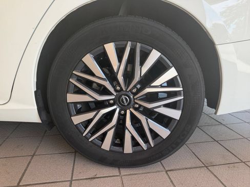 Used 2025 Nissan Altima 2.5 SV FWD image 28