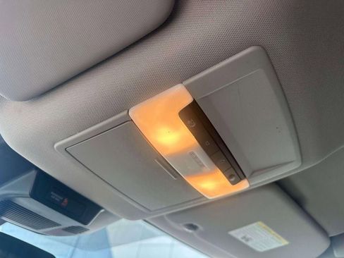 Used 2023 Nissan Rogue S image 31