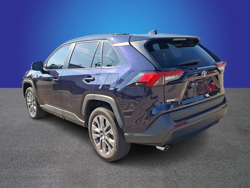 Used 2022 Toyota RAV4 XLE Premium FWD image 6
