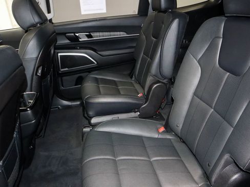 Used 2023 Kia Telluride EX w/ EX Captain's Chair Package FWD image 25