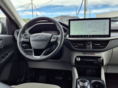 Used 2023 Ford Escape SE FWD image 6