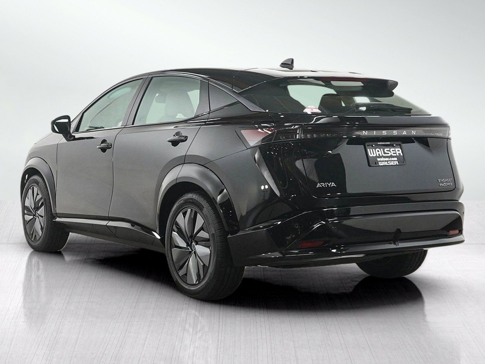 Used 2023 Nissan Ariya AWD image 4