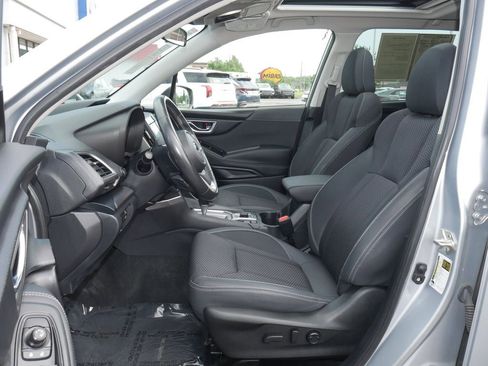 Used 2022 Subaru Forester Premium AWD/4WD image 34