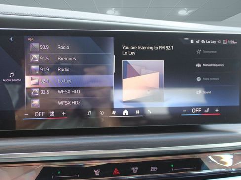 New 2026 BMW 750e xDrive image 23