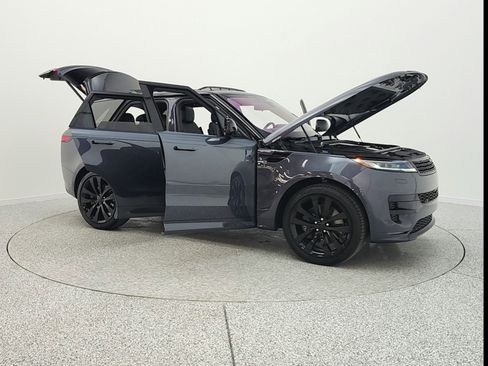 Used 2023 Land Rover Range Rover Sport First Edition image 10