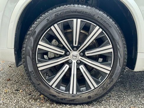 Used 2024 Volvo XC90 B5 Core w/ Protection Package Premier image 8