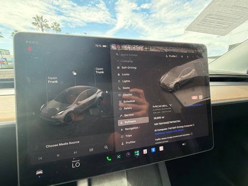 Used 2022 Tesla Model Y Long Range AWD/4WD image 15