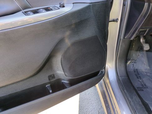 Used 2018 Toyota Sienna SE image 14