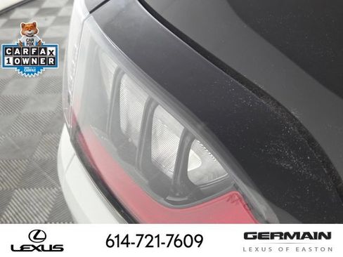 Used 2019 Jeep Cherokee Latitude Plus w/ Cold Weather Group AWD/4WD image 17