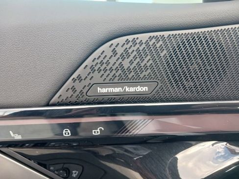 New 2024 BMW i5 eDrive40i w/ Convenience Package image 24