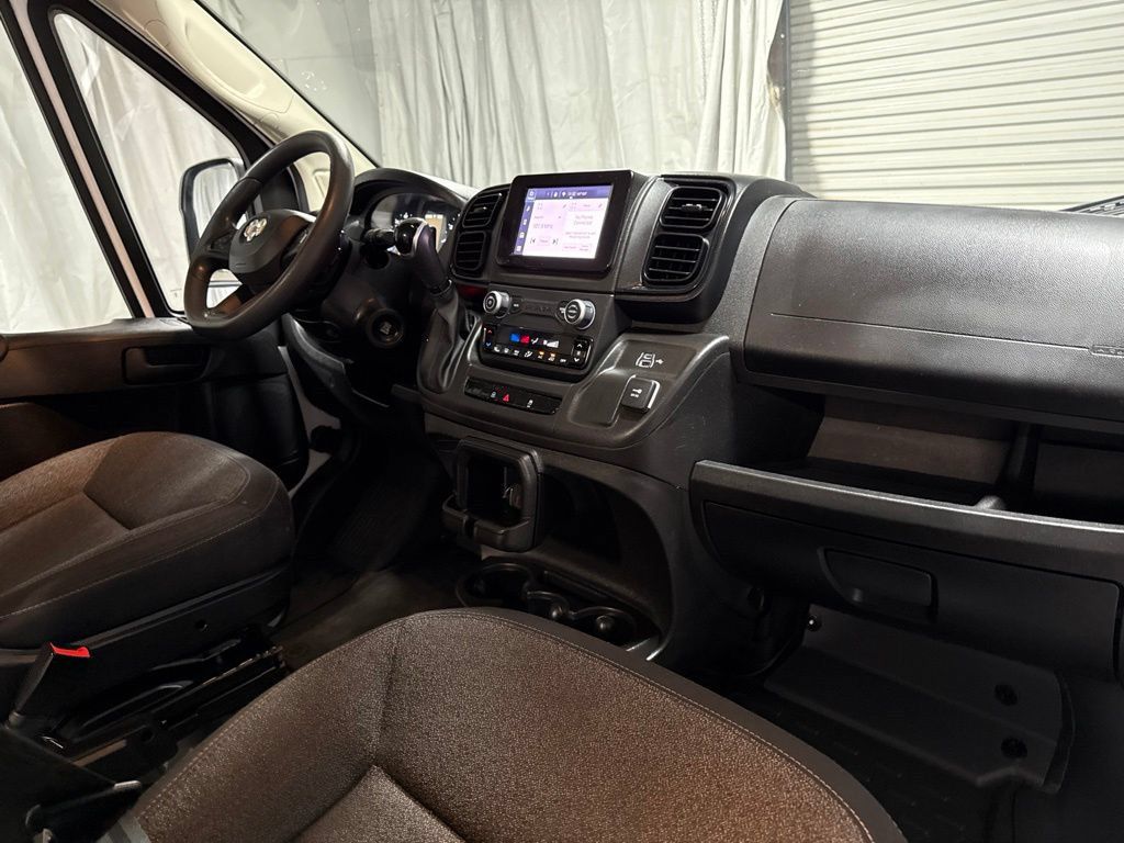 Used 2024 RAM ProMaster 2500 w/ Convenience Group FWD image 12