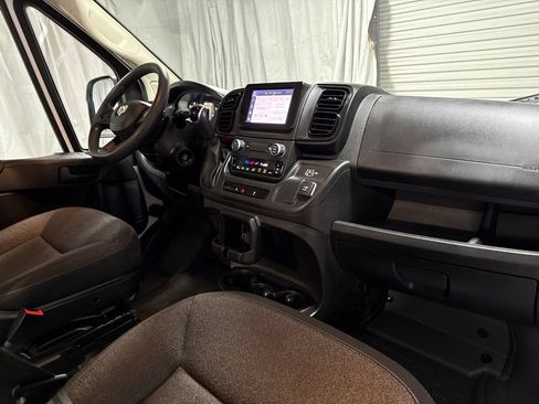 Used 2024 RAM ProMaster 2500 w/ Convenience Group FWD image 12