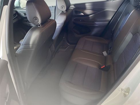 Used 2024 Buick Envista Preferred w/ Convenience I Package FWD image 27