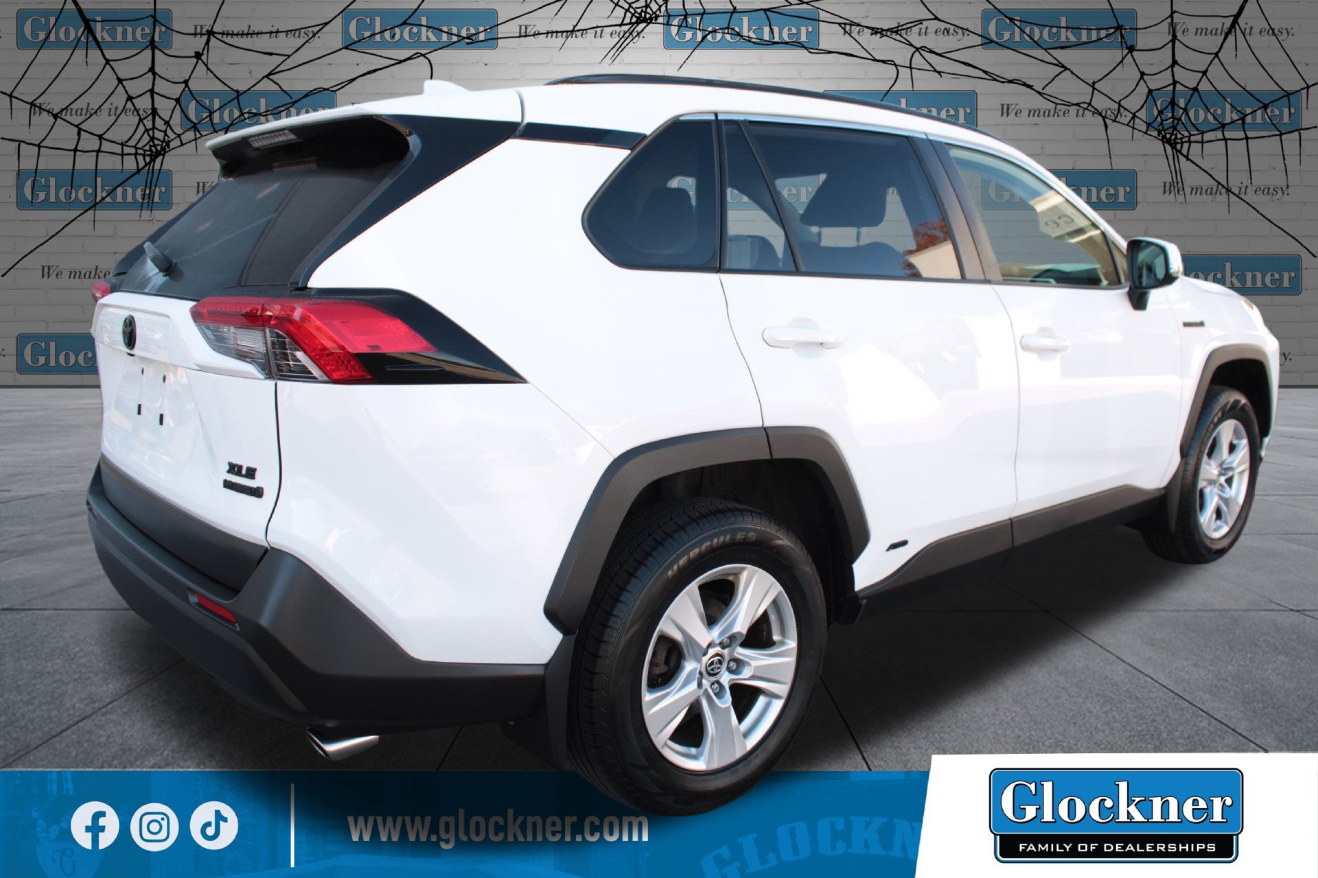 Used 2021 Toyota RAV4 XLE w/ Convenience Package AWD/4WD image 6