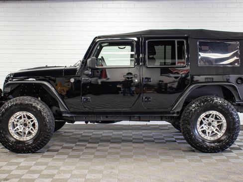 Used 2007 Jeep Wrangler Unlimited Sahara AWD/4WD image 6