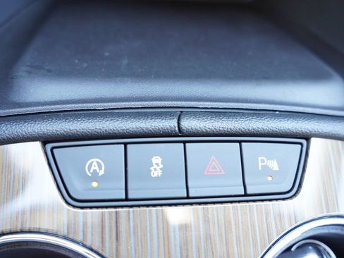 Certified 2023 GMC Acadia SLE w/ Driver Convenience Package image 29